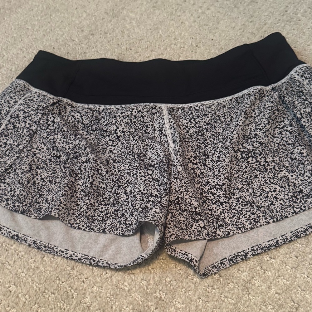 lululemon Speed Up Low-Rise Short - 2.5”   Black and White